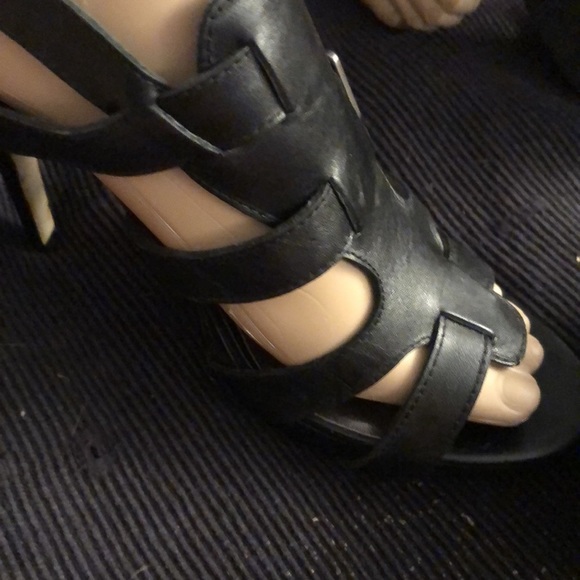 Guess  size 10  black Strappy heels with platform for comfort - Picture 2 of 16